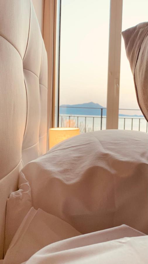 Naro Suites And Rooms Баколи Экстерьер фото