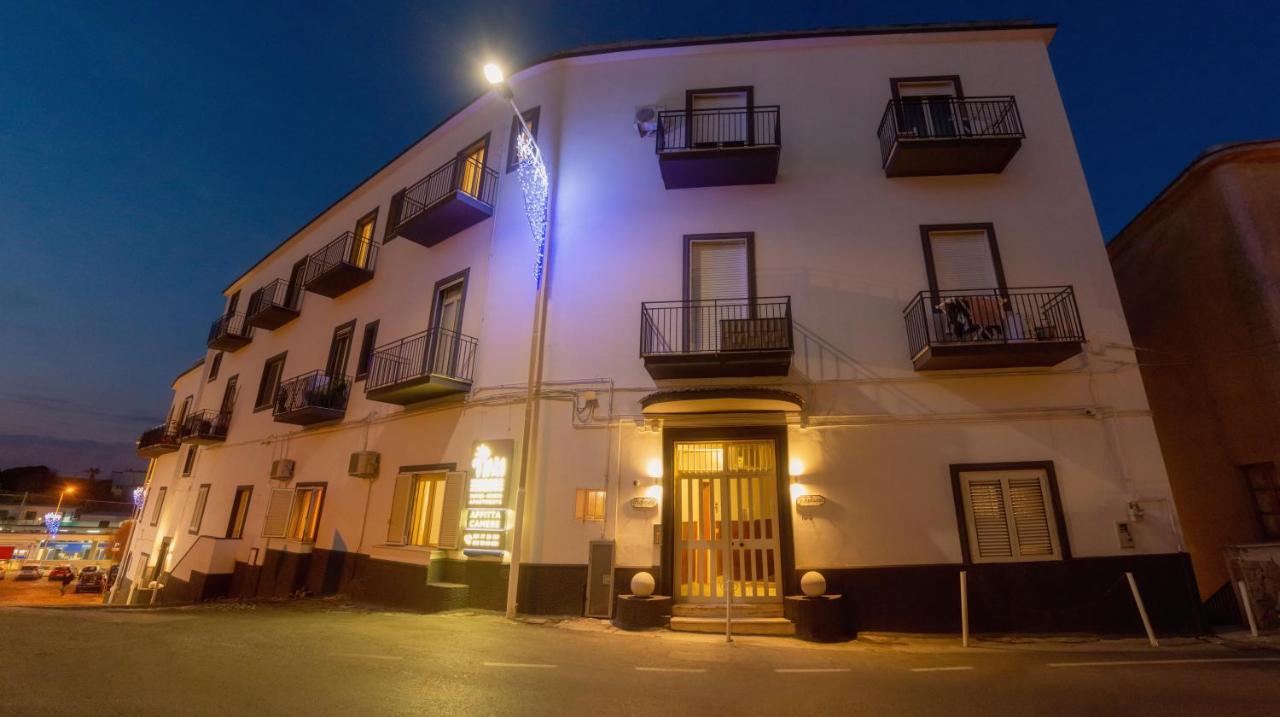 Naro Suites And Rooms Баколи Экстерьер фото
