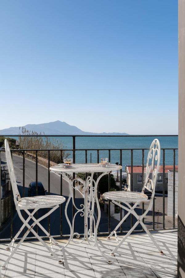 Naro Suites And Rooms Баколи Экстерьер фото