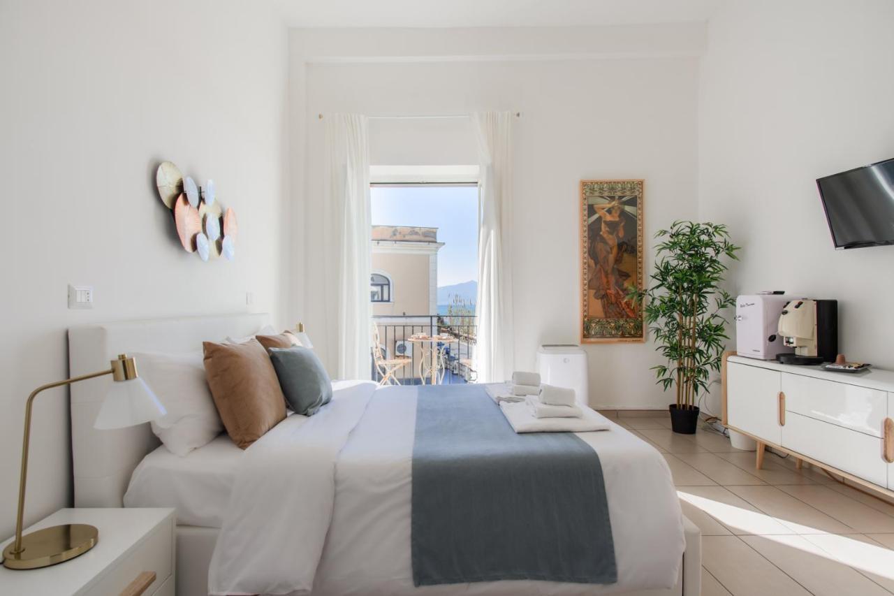 Naro Suites And Rooms Баколи Экстерьер фото