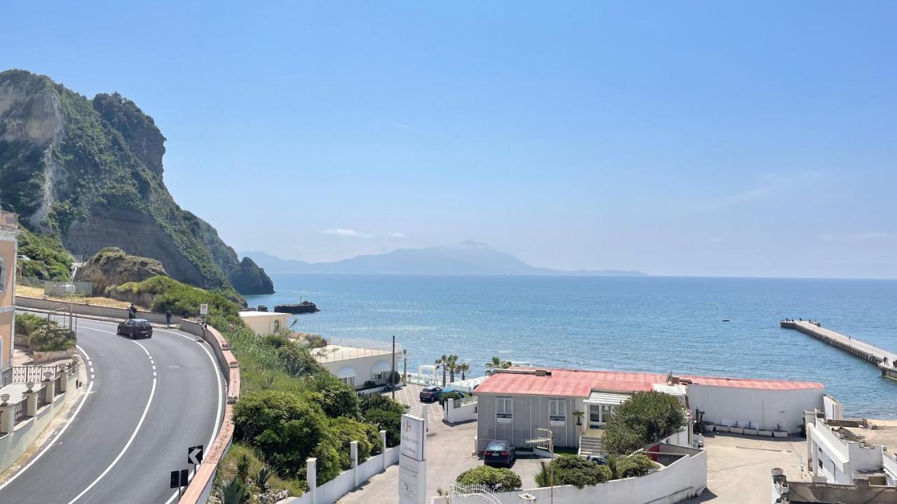 Naro Suites And Rooms Баколи Экстерьер фото
