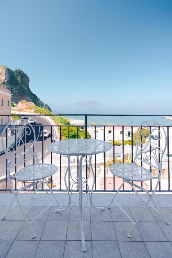 Naro Suites And Rooms Баколи Экстерьер фото