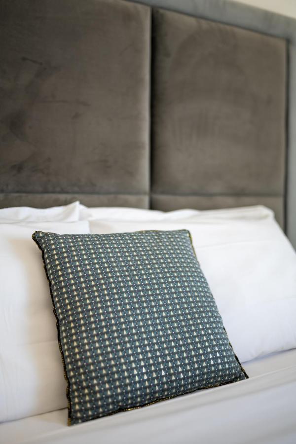 Naro Suites And Rooms Баколи Экстерьер фото