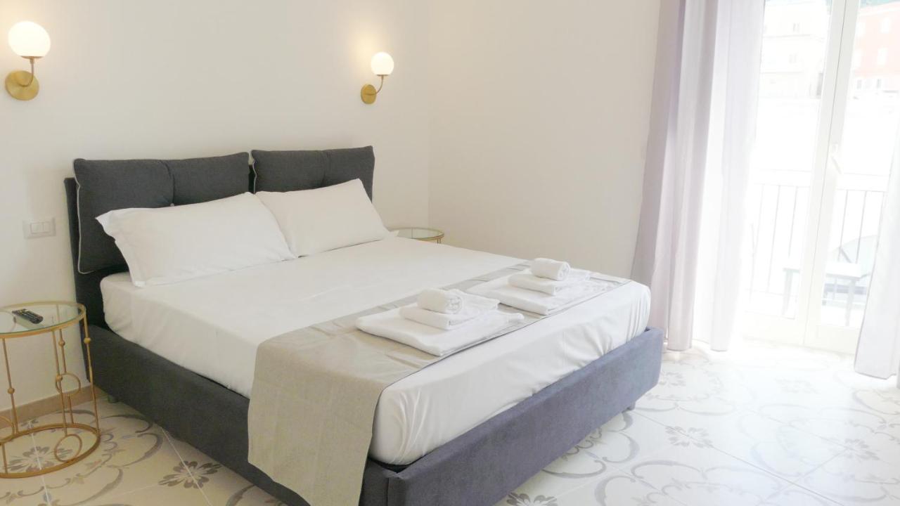 Naro Suites And Rooms Баколи Экстерьер фото