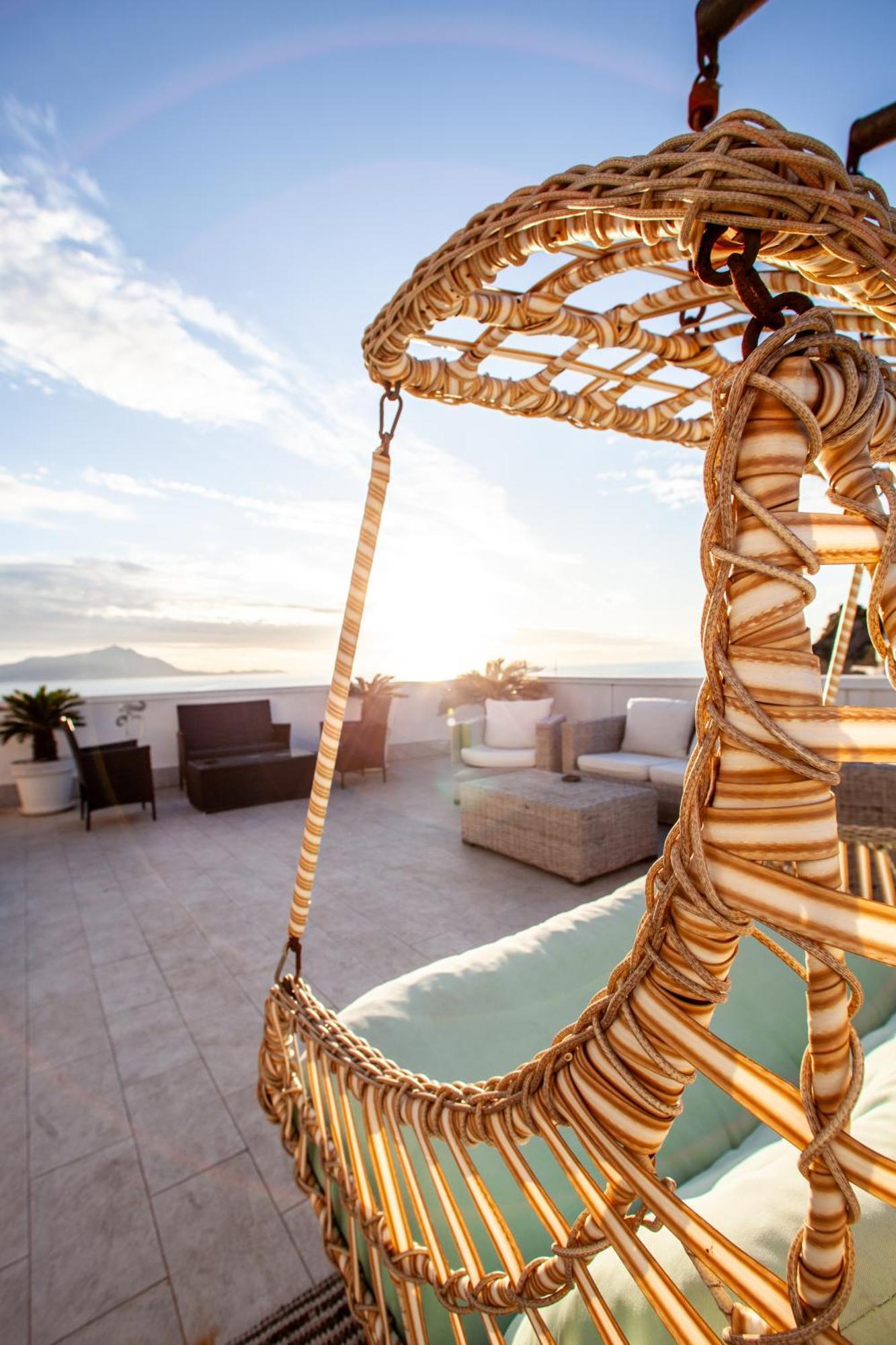 Naro Suites And Rooms Баколи Экстерьер фото